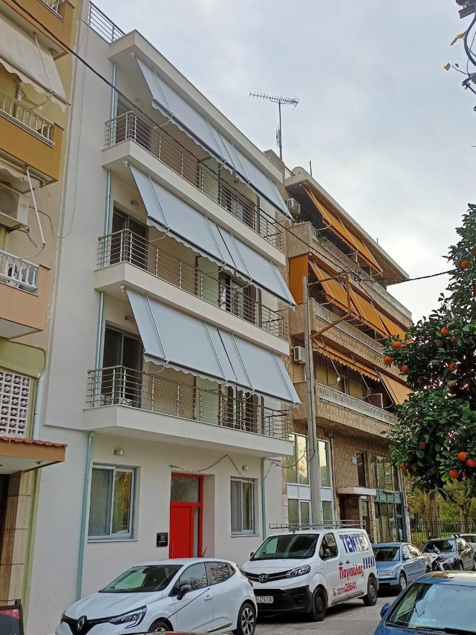 Academia Apartments By The Park Aten Exteriör bild